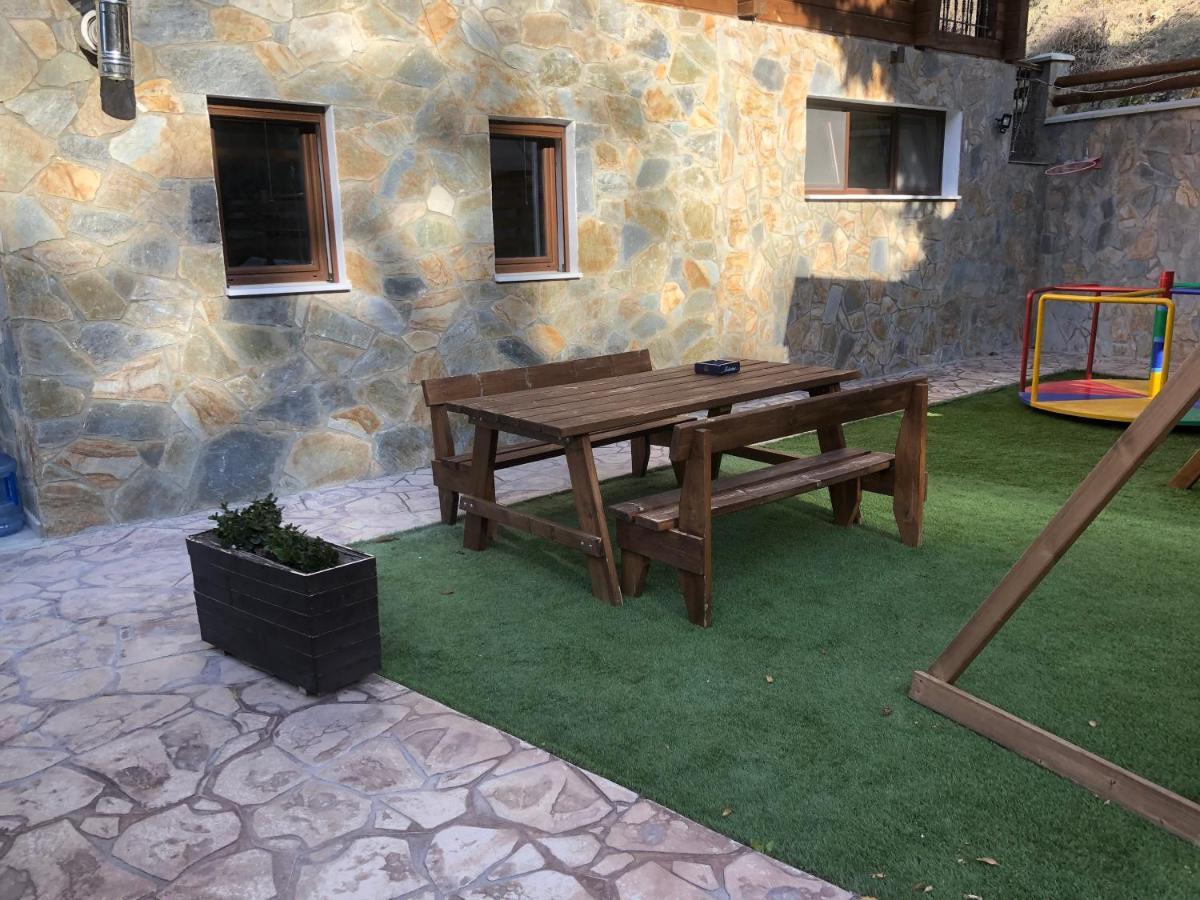 Diamond Stone Wooden Guest House Chandria Extérieur photo