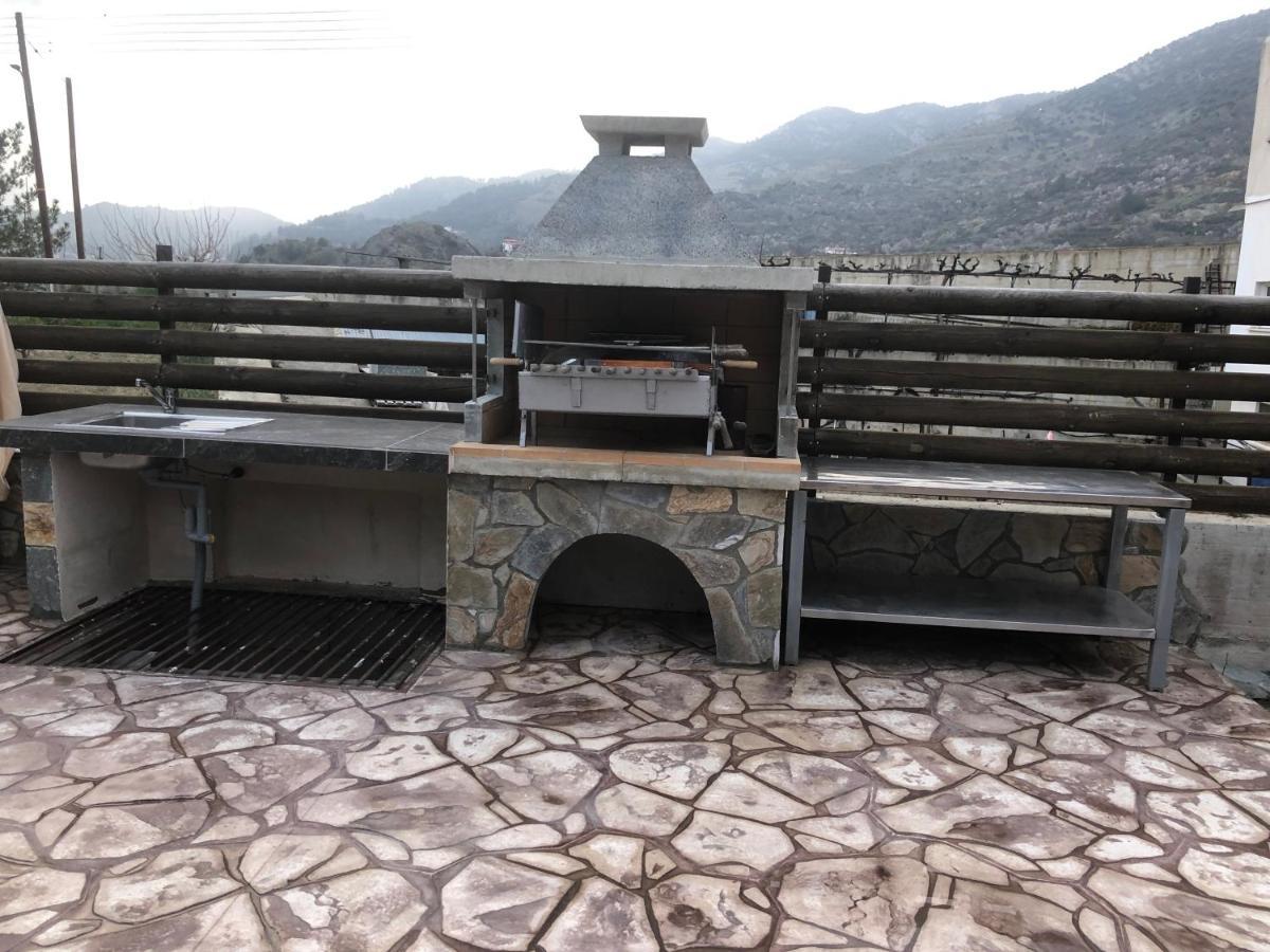 Diamond Stone Wooden Guest House Chandria Extérieur photo
